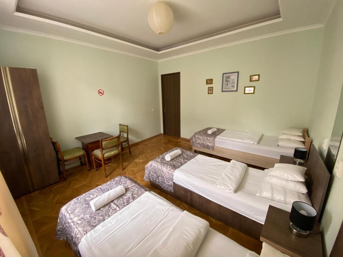 Гостевой дом Aloft House Кутаиси Экстерьер фото