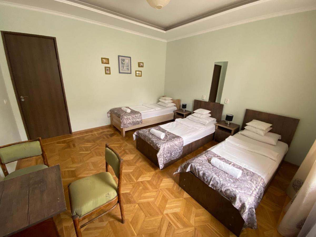 Гостевой дом Aloft House Кутаиси Экстерьер фото
