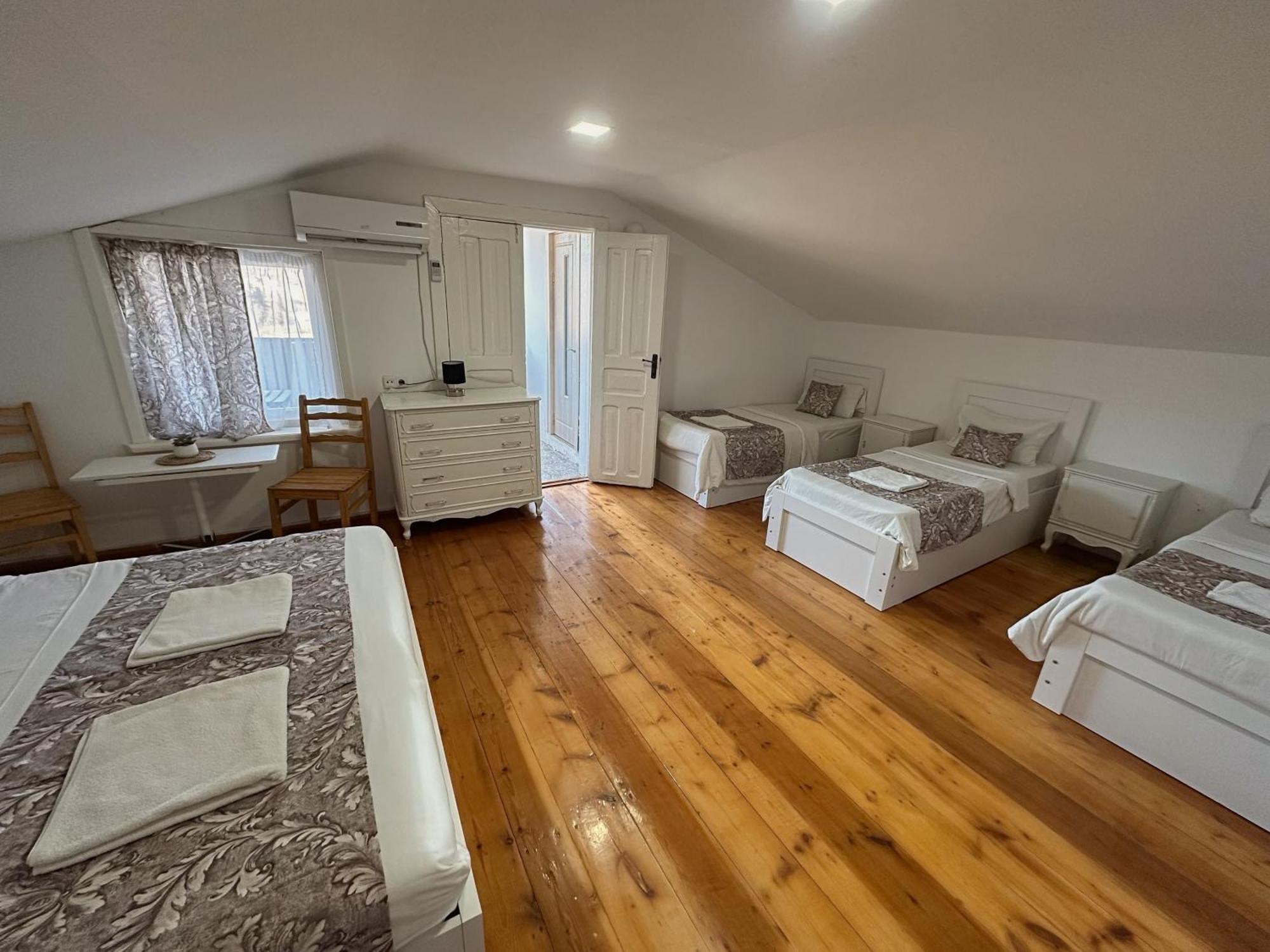 Гостевой дом Aloft House Кутаиси Экстерьер фото