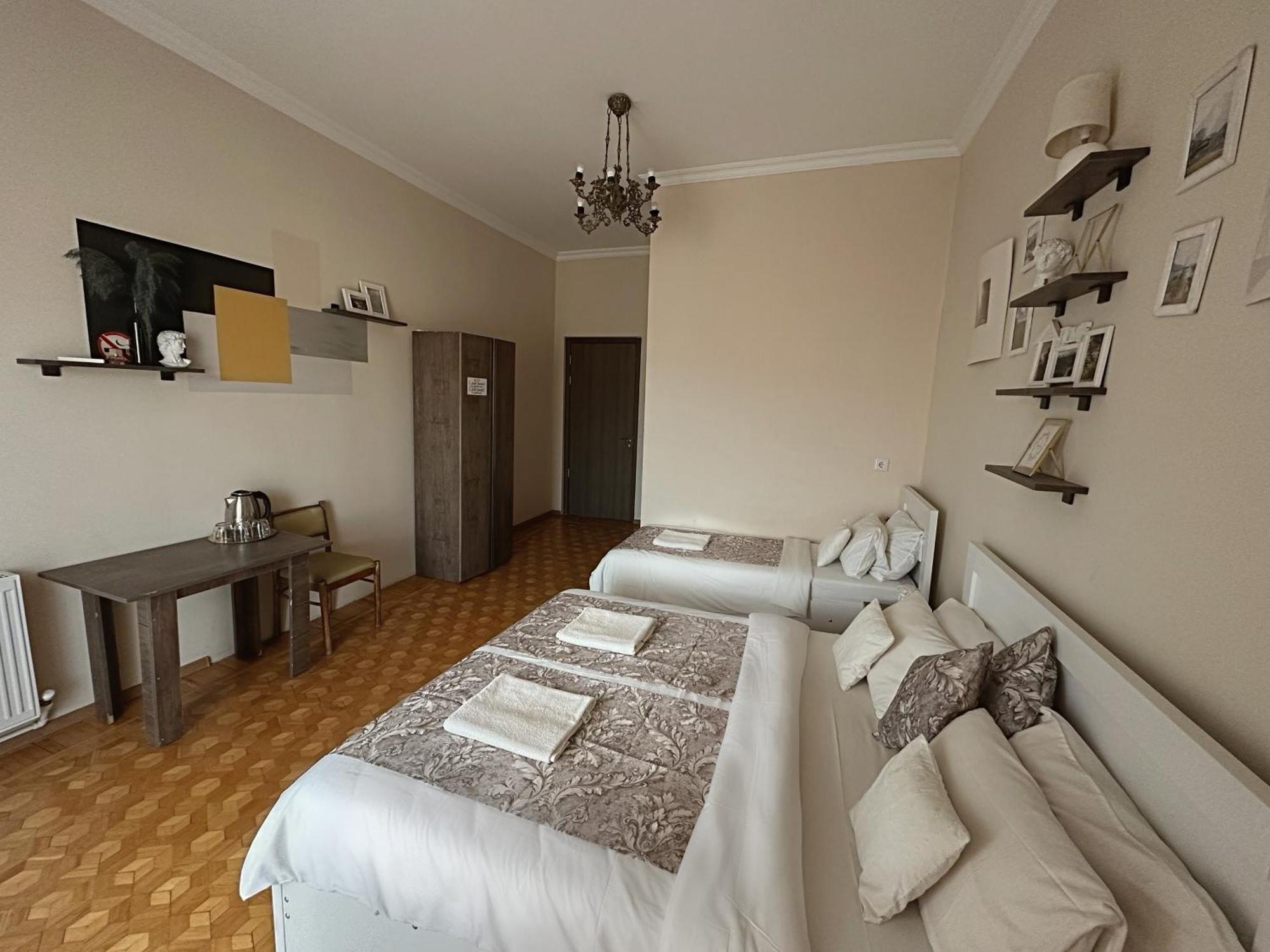 Гостевой дом Aloft House Кутаиси Экстерьер фото